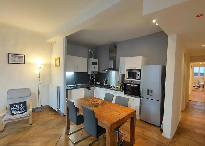 Apartment Centre-ville Pour Sejour Et Cure